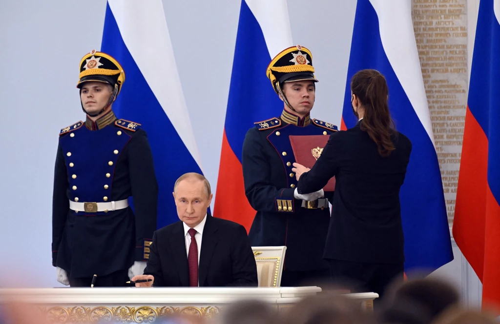 Czarne chmury nad Władimirem Putinem Czarne chmury nad Władimirem Putinem