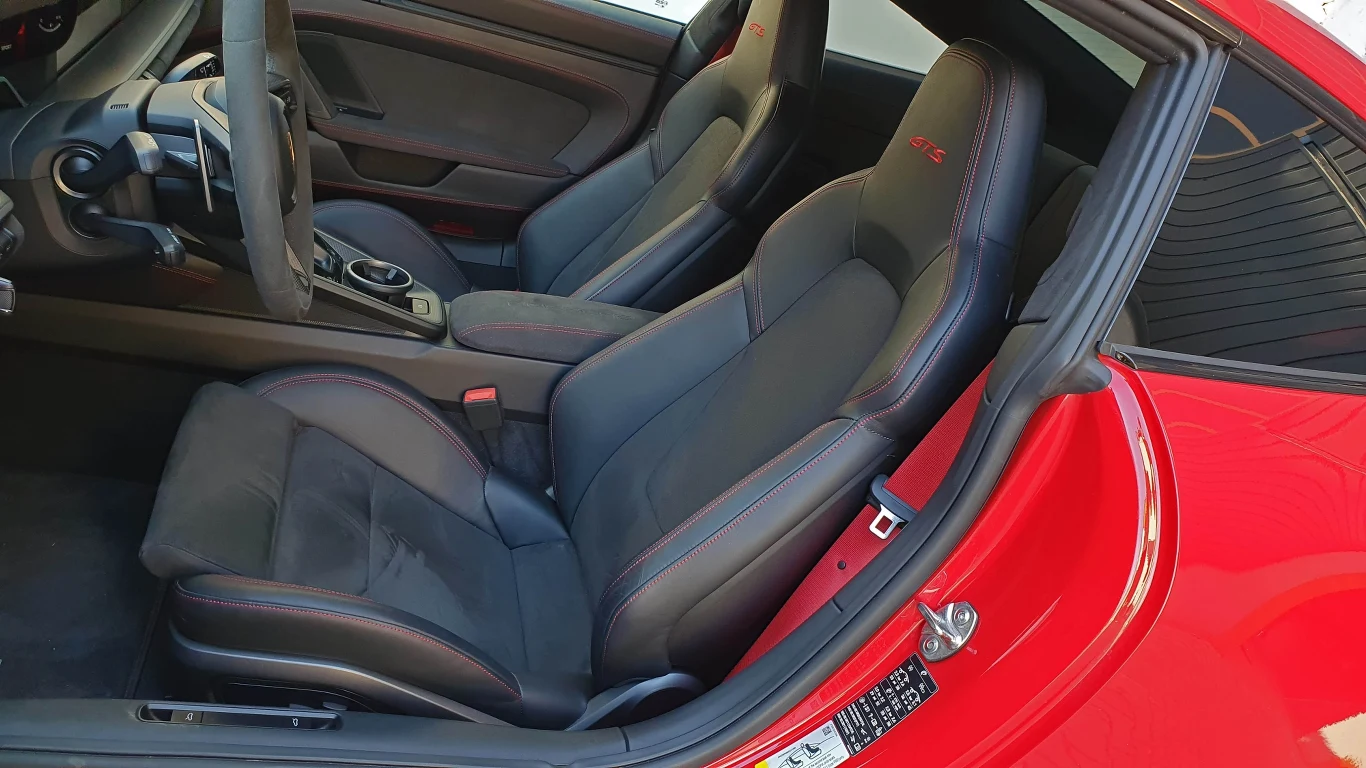 Porsche 911 Carrera GTS