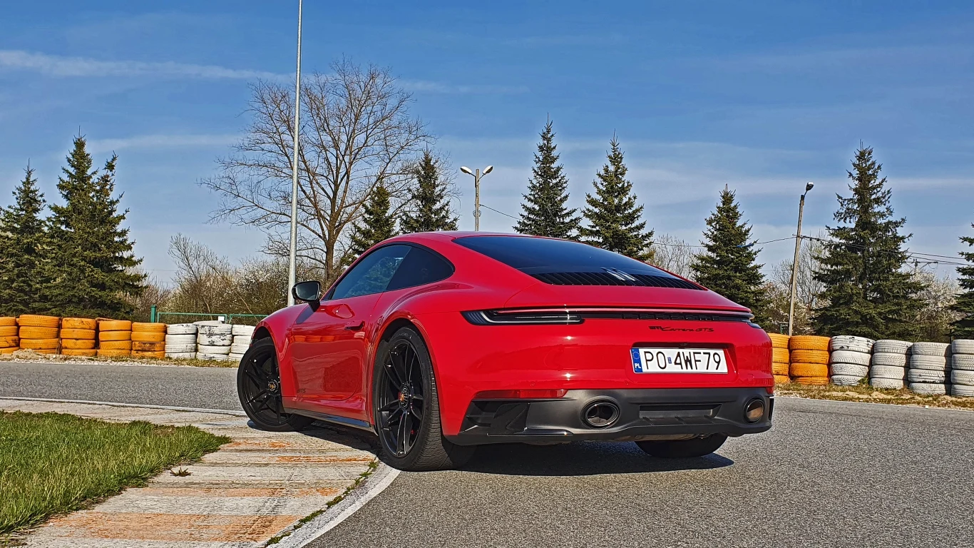Porsche 911 Carrera GTS