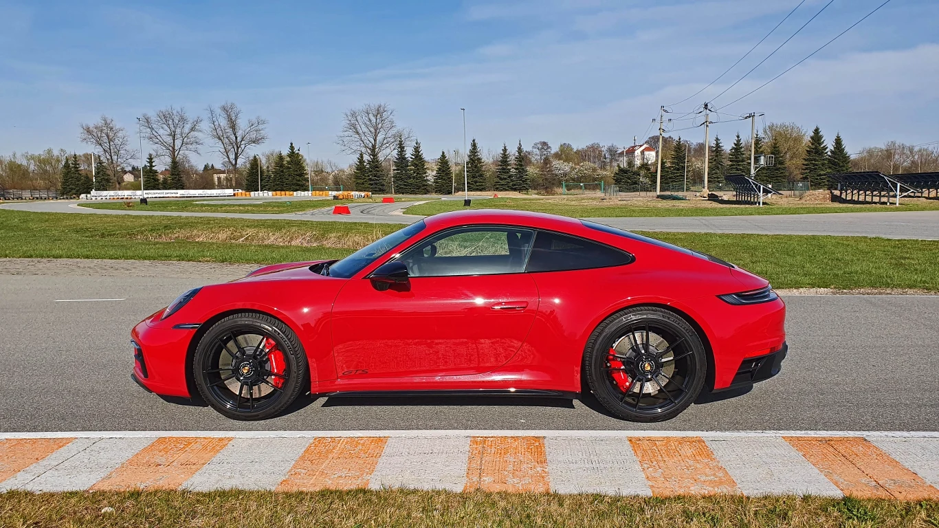 Porsche 911 Carrera GTS