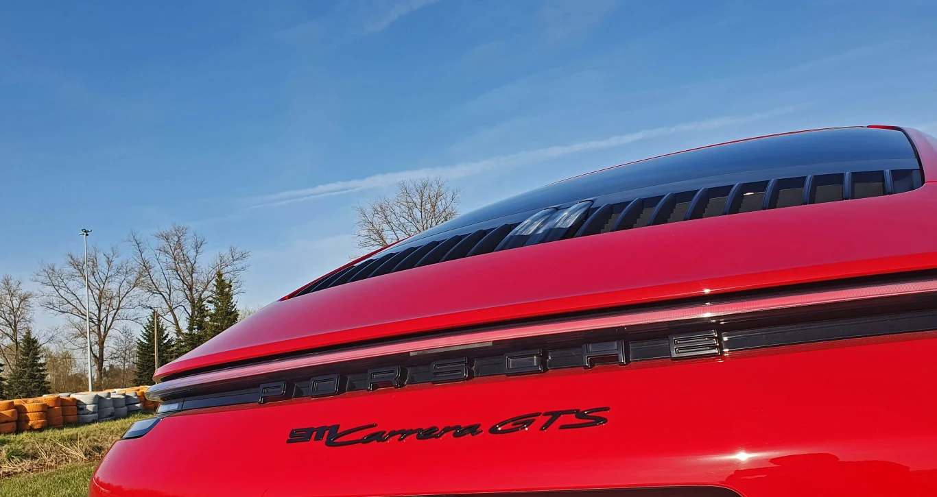 Porsche 911 Carrera GTS