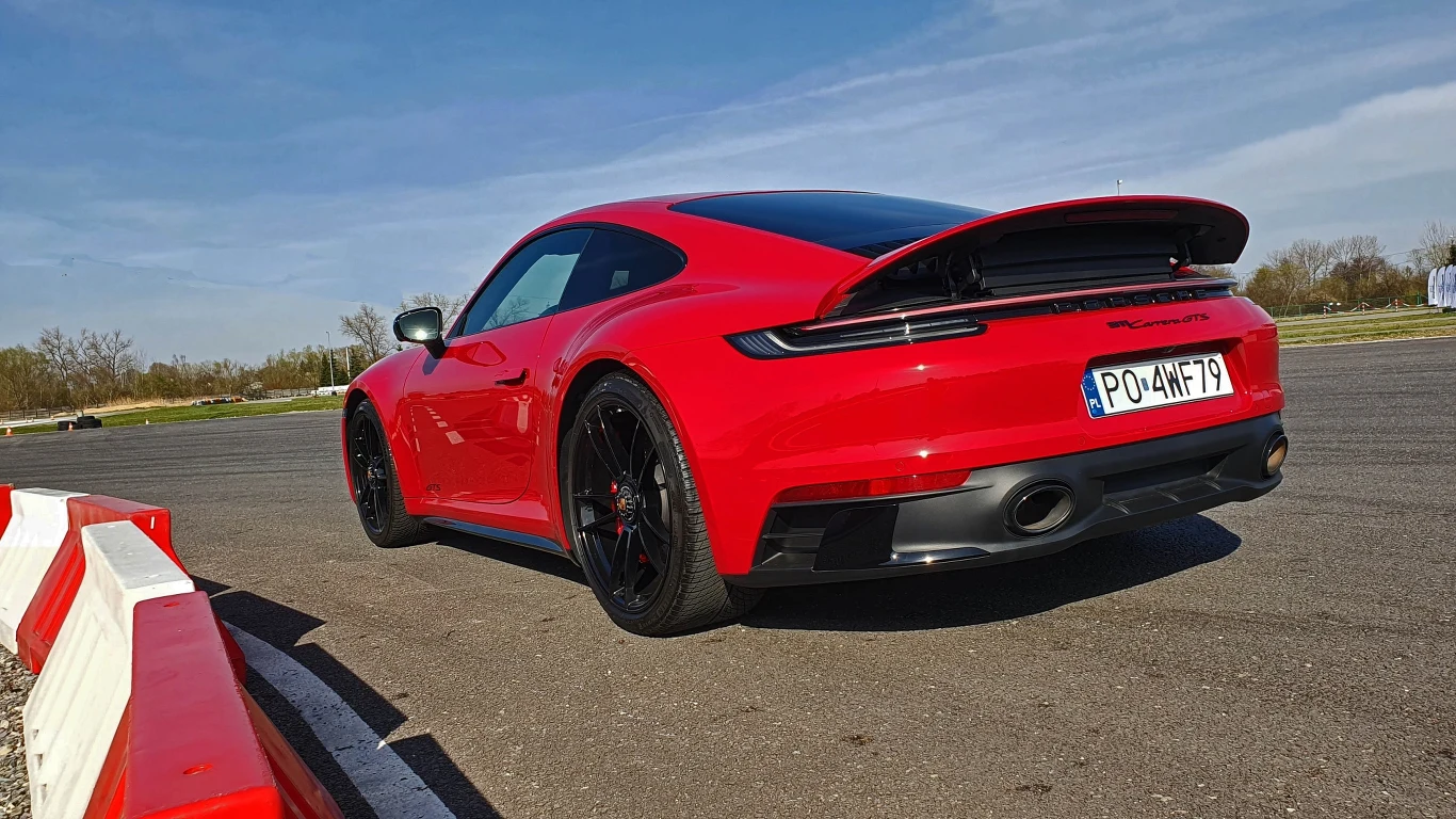 Porsche 911 Carrera GTS