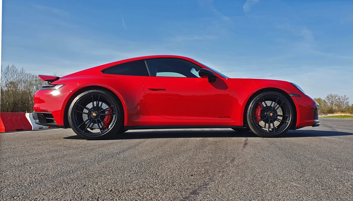 Porsche 911 Carrera GTS
