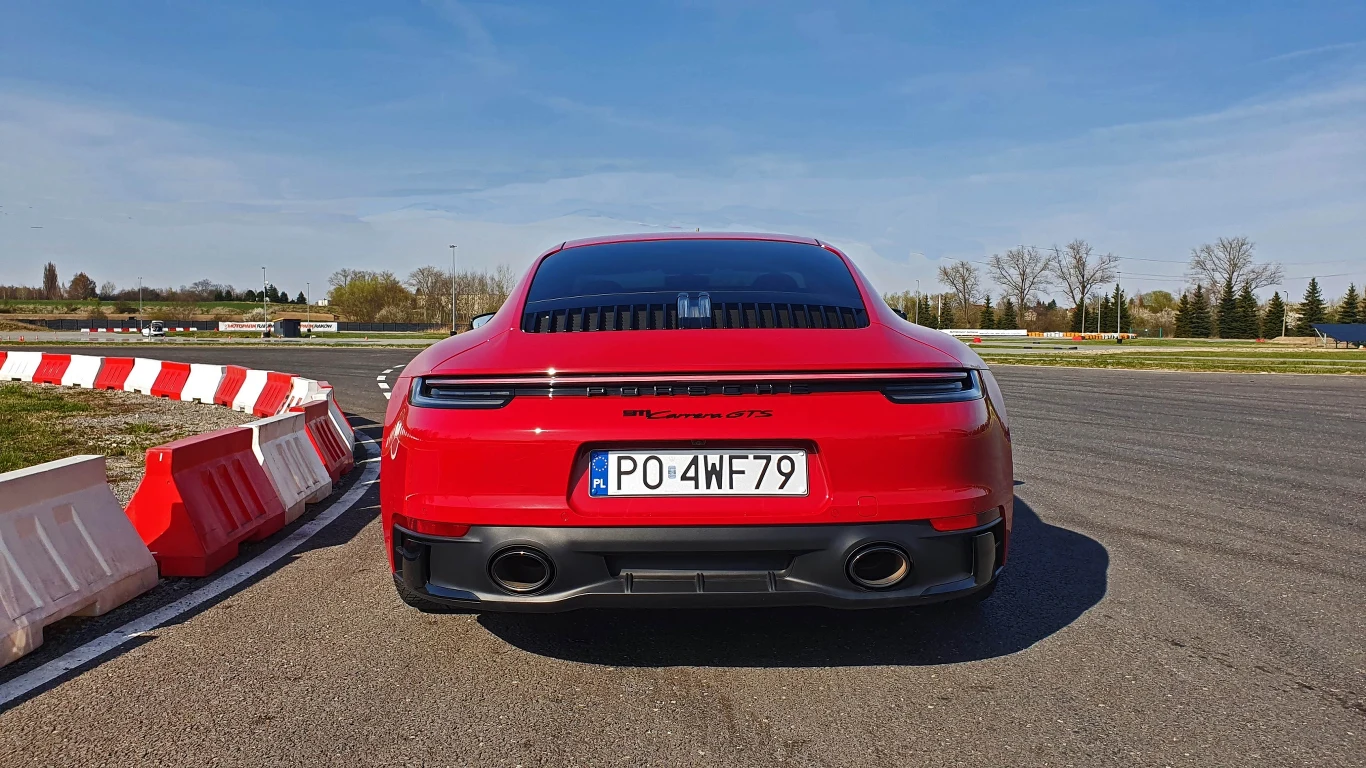 Porsche 911 Carrera GTS