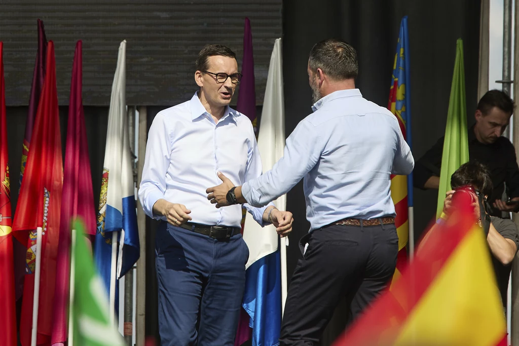 Mateusz Morawiecki podczas partyjnego zjazdu VOX w Madrycie Mateusz Morawiecki podczas partyjnego zjazdu VOX w Madrycie