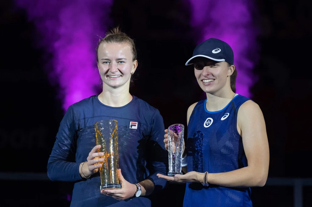 Barbora Krejcikova i Iga Świątek po finale w Ostrawie Barbora Krejcikova i Iga Świątek po finale w Ostrawie