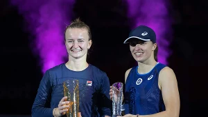 Barbora Krejcikova i Iga Świątek po finale w Ostrawie
