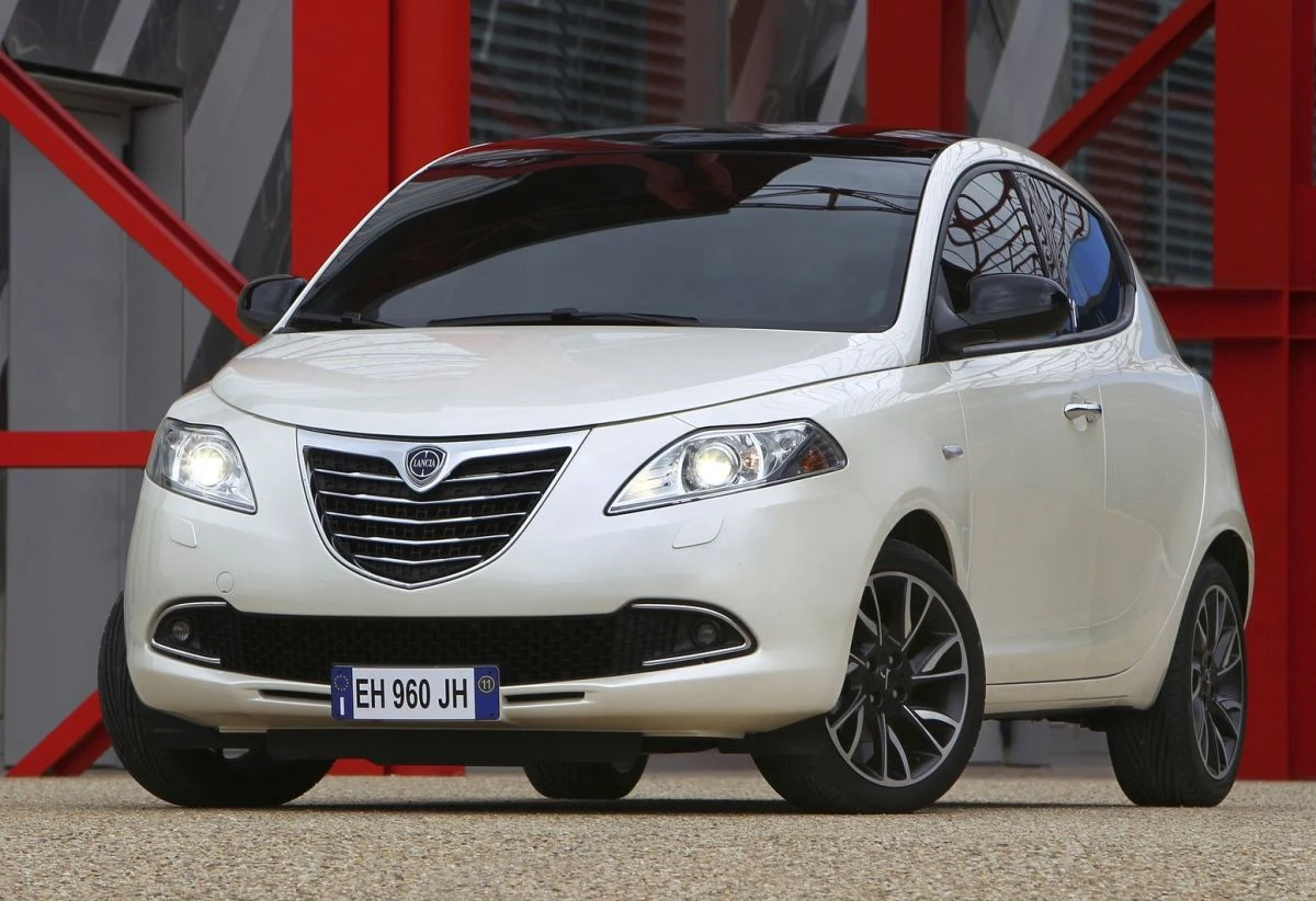 LANCIA Ypsilon - 615 741 sztuk LANCIA Ypsilon - 615 741 sztuk