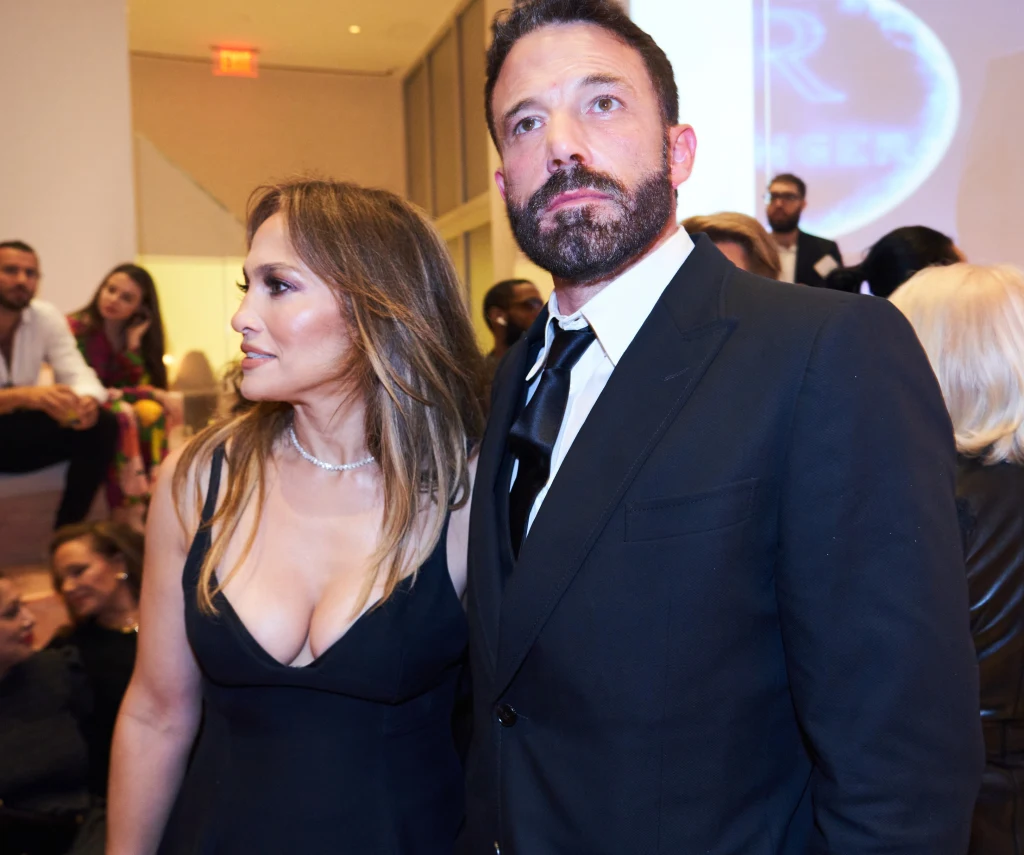 Jennifer Lopez zaprezentowała głęboki dekolt na ważnej uroczystości