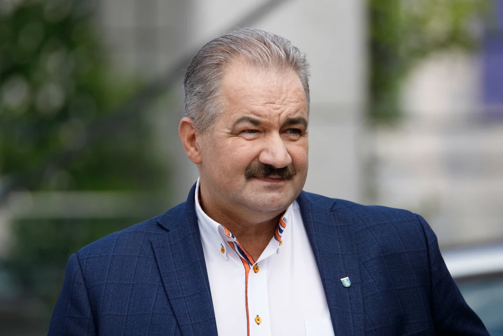 Leszek Dorula, burmistrz Zakopanego decyzję o podwyżkach za parkowanie argumentuje dbałością o mieszkańców polskiej stolicy Tatr