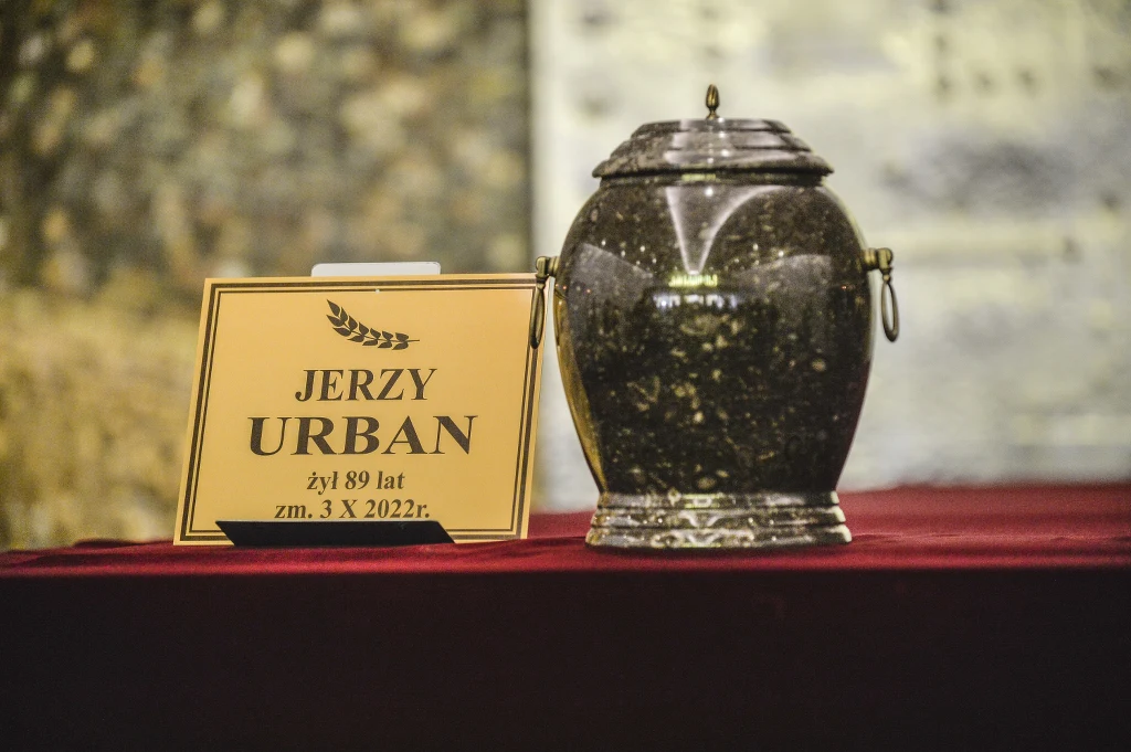 Ceremonia miała charakter świecki Ceremonia miała charakter świecki