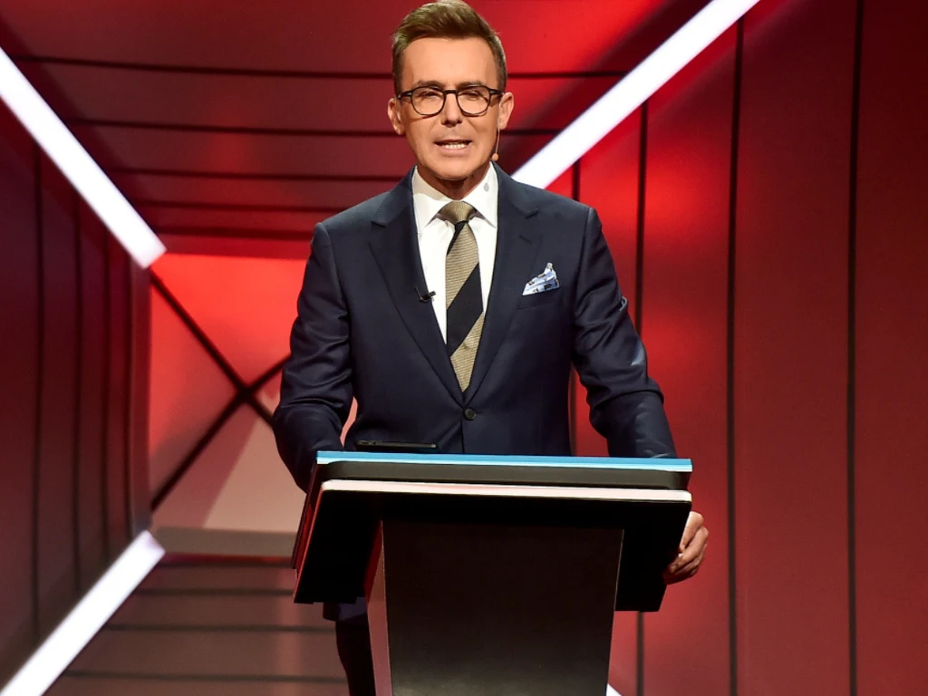 Jakie wykształcenie ma Maciej Kurzajewski?