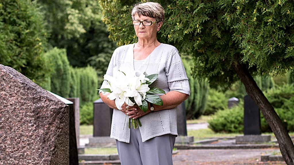 Wdowie po śmierci męża, oprócz emerytury po mężu przysługuje również zasiłek pogrzebowy