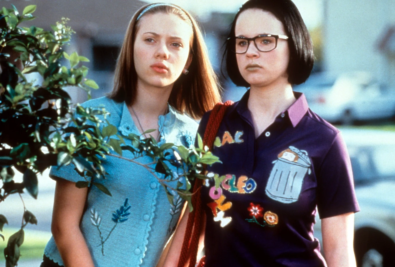 Scarlett Johansson i Thora Birch w filmie "Ghost World"
