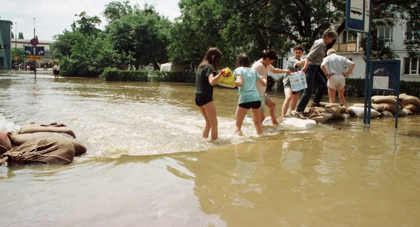 Powódź w 1997 roku doprowadziła do wielu zniszczeń Powódź w 1997 roku doprowadziła do wielu zniszczeń