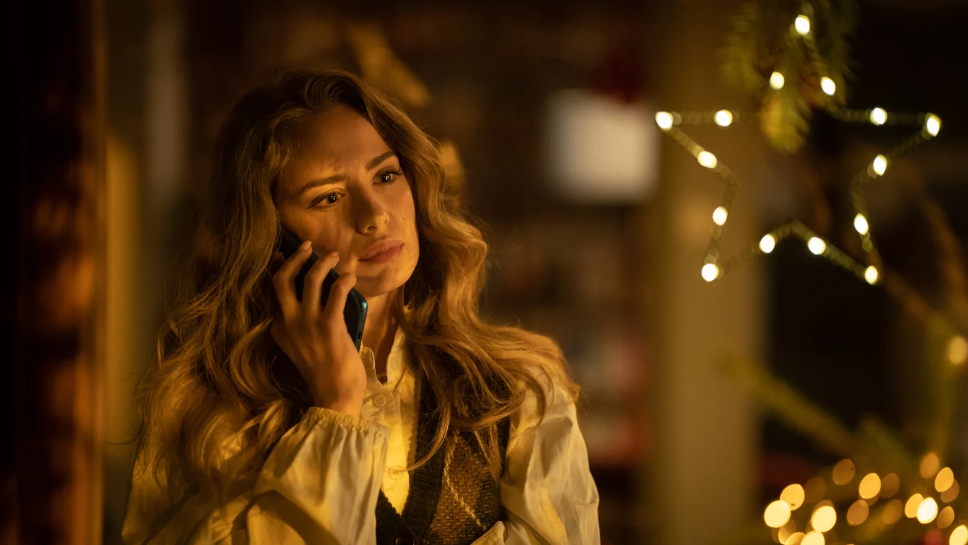 Zależało mi na tym, by nie opowiadać historii świątecznej tak, jak byliśmy do tej pory przyzwyczajeni. By była ona nową i ciekawą propozycją dla widzów. Czymś świeżym i zaskakującym" - ujawnił reżyser.