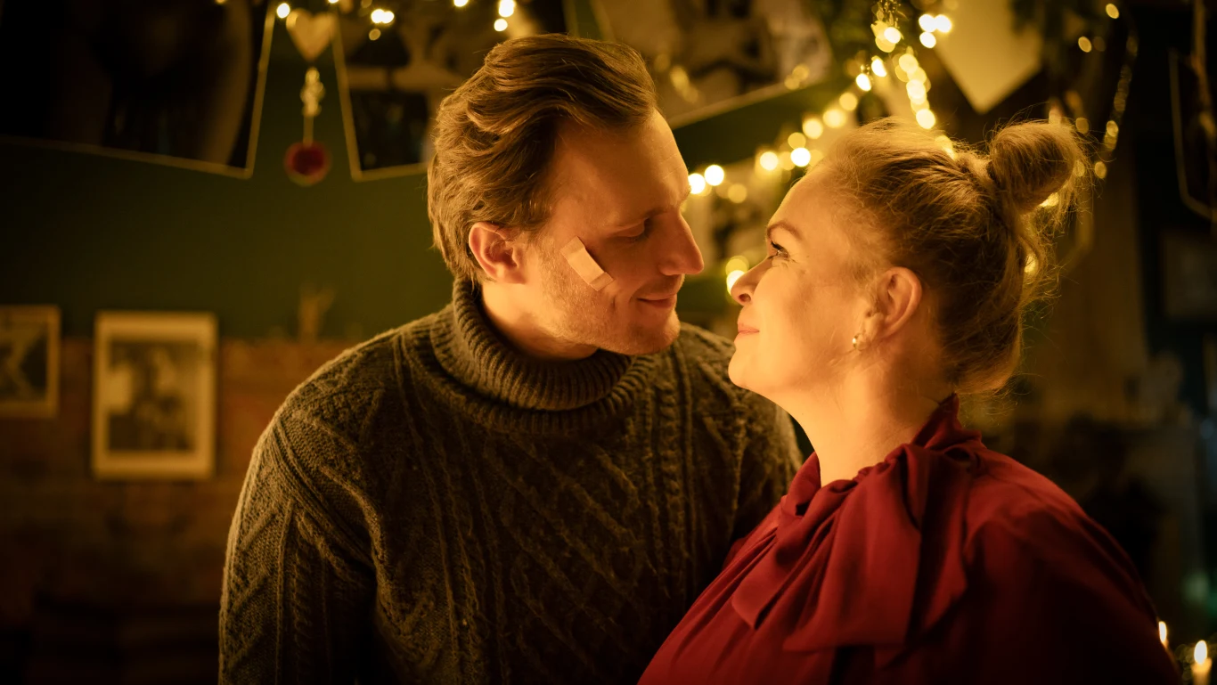 Kadr z filmu "Święta inaczej".