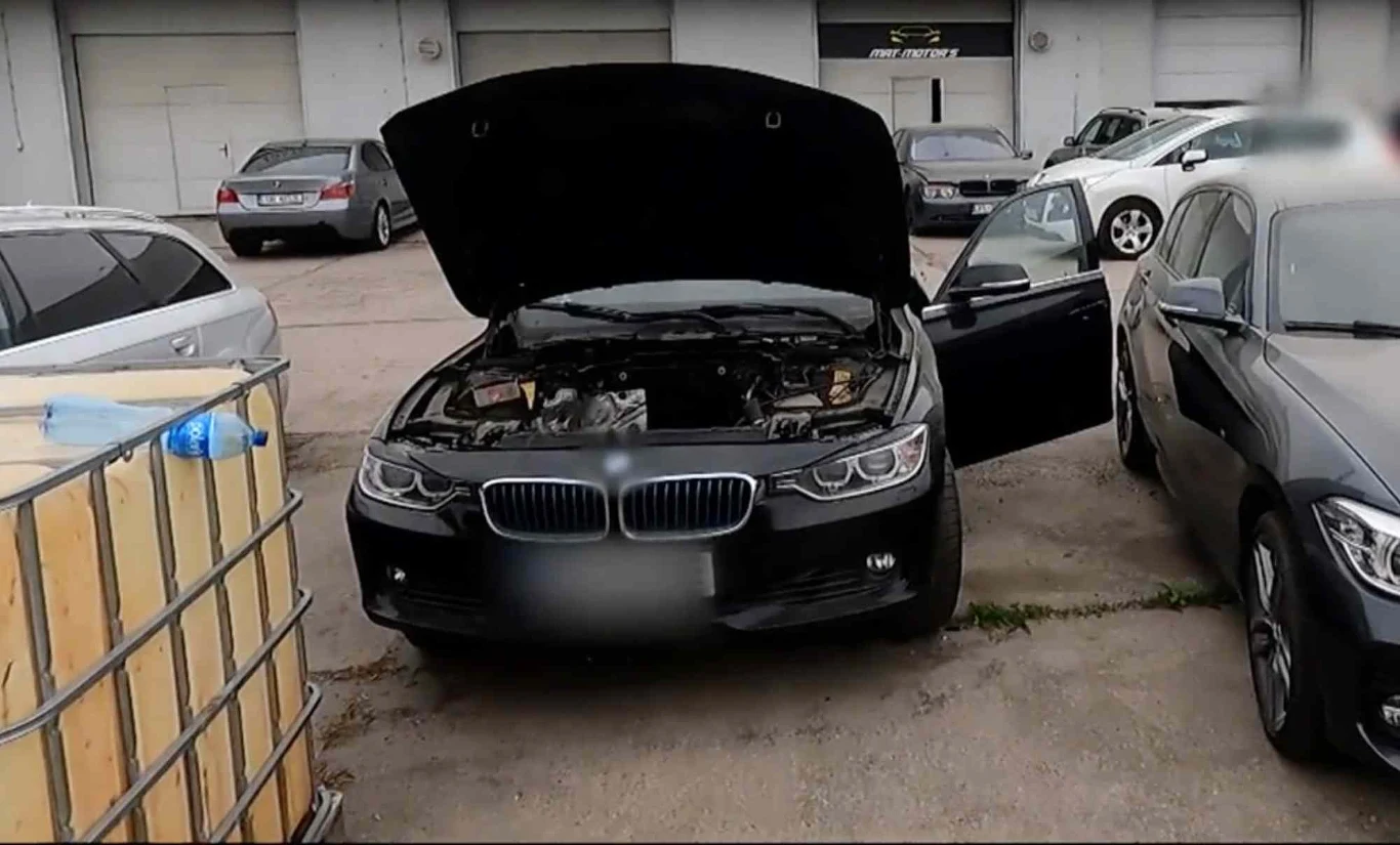 W BMW pana Dariusza nie ma silnika. I nie wiadomo, kiedy będzie / Wydarzenia Polsat News W BMW pana Dariusza nie ma silnika. I nie wiadomo, kiedy będzie / Wydarzenia Polsat News
