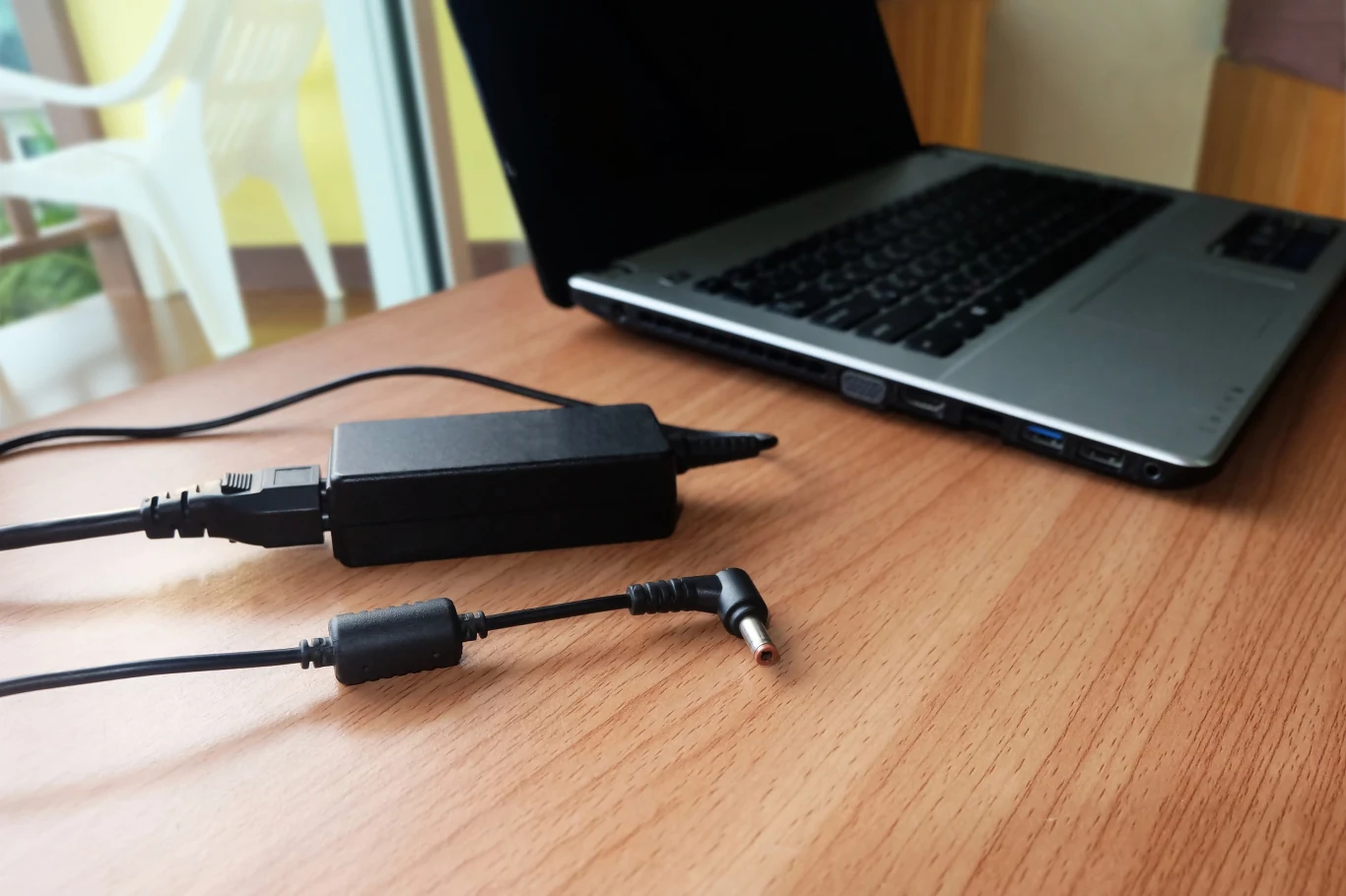 To ile prądu zużywa laptop uzależnione jest od jego stanu technicznego i tego co na nim robimy. To ile prądu zużywa laptop uzależnione jest od jego stanu technicznego i tego co na nim robimy.