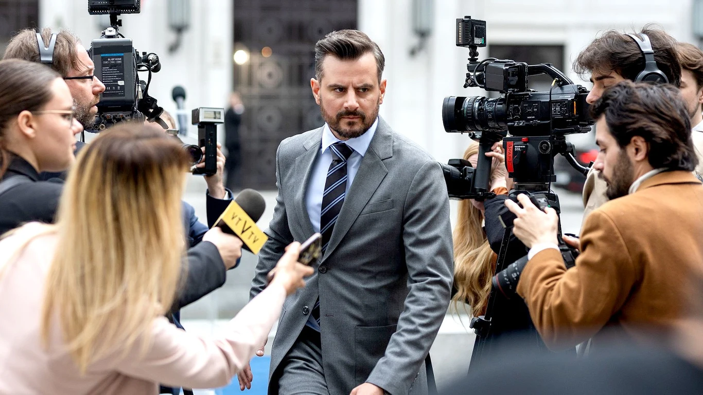 Antoni Pawlicki jako Patryk Hauer w "Wotum nieufności" 