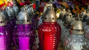 Znicze już były tanie. Droższe szkło i parafina windują ceny