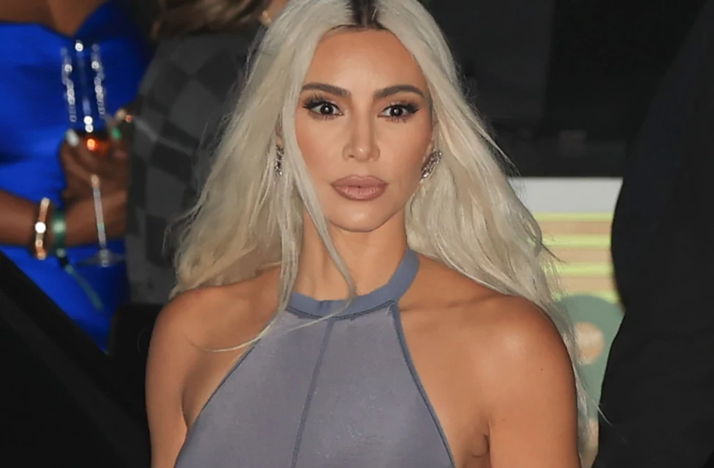 Kim Kardashian uwielbia zaskakiwać swoimi stylizacjami