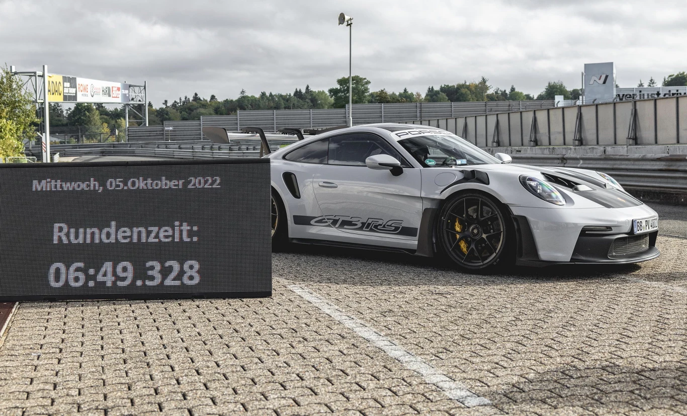 Porsche 911 GT3 RS na Północnej Pętli Porsche 911 GT3 RS na Północnej Pętli