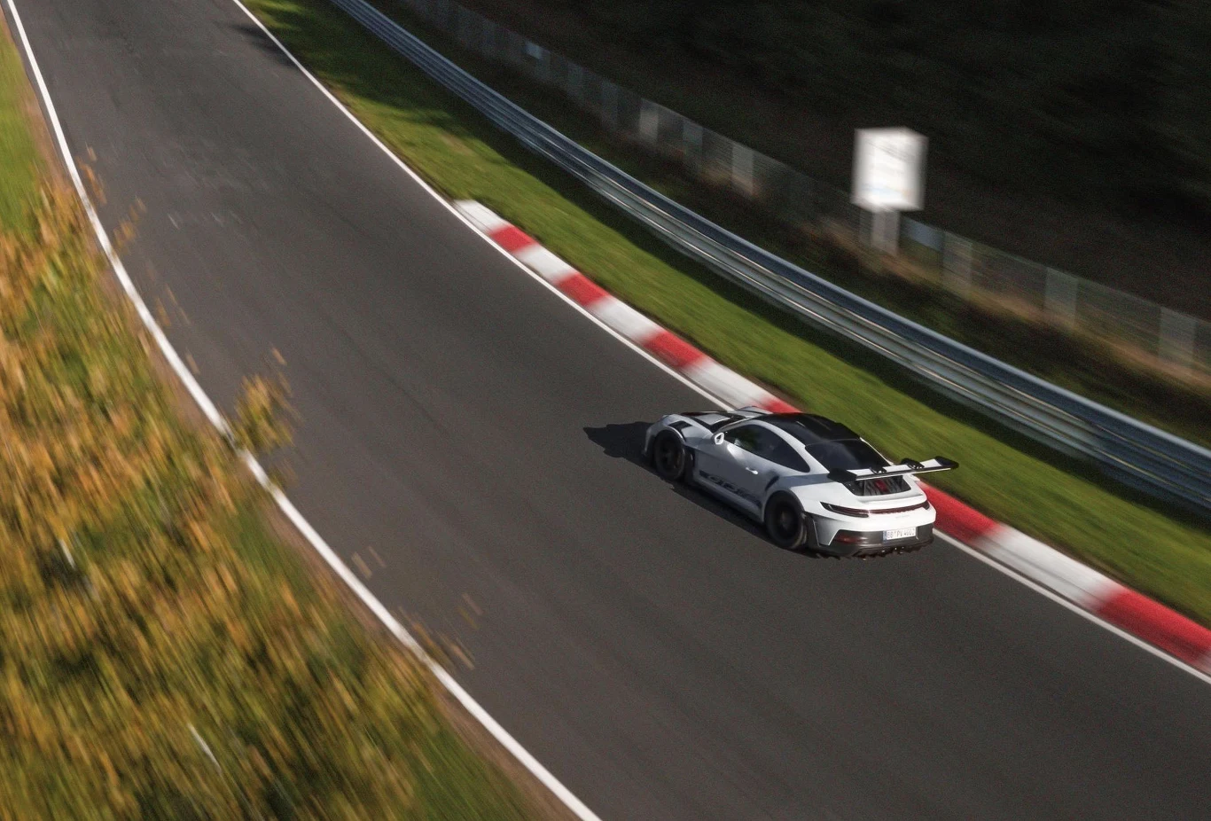 Porsche 911 GT3 RS na Północnej Pętli Porsche 911 GT3 RS na Północnej Pętli