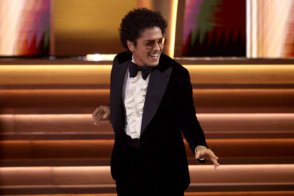 Triumfujący Bruno Mars na gali Grammy 2022