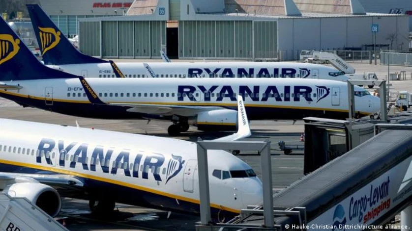 Ryanair wycofa 40 procent samolotów z lotniska w Berlinie. Powodem są zbyt wysokie opłaty Ryanair wycofa 40 procent samolotów z lotniska w Berlinie. Powodem są zbyt wysokie opłaty