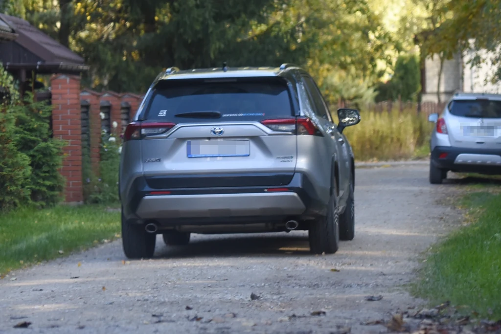 Maciej Kurzajewski w swoim nowym aucie Maciej Kurzajewski w swoim nowym aucie