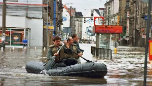 "Wielka woda" Netflixa to serial inspirowany wydarzeniami z lipca 1997 roku. Mieszkańcy musieli się zmierzyć z siłą żywiołu