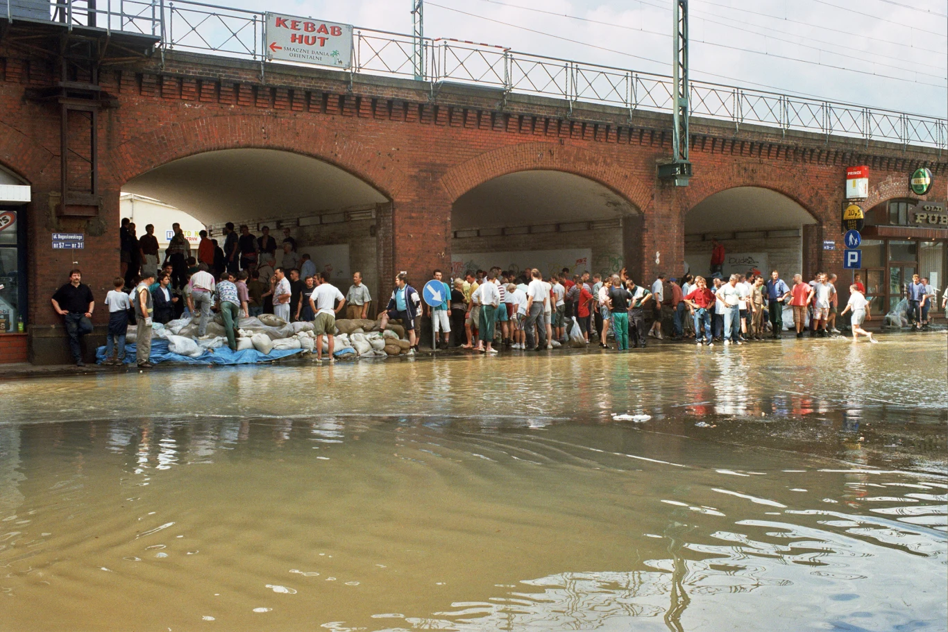 Budowa wału przeciwpowodziowego we Wrocławiu, lipiec 1997