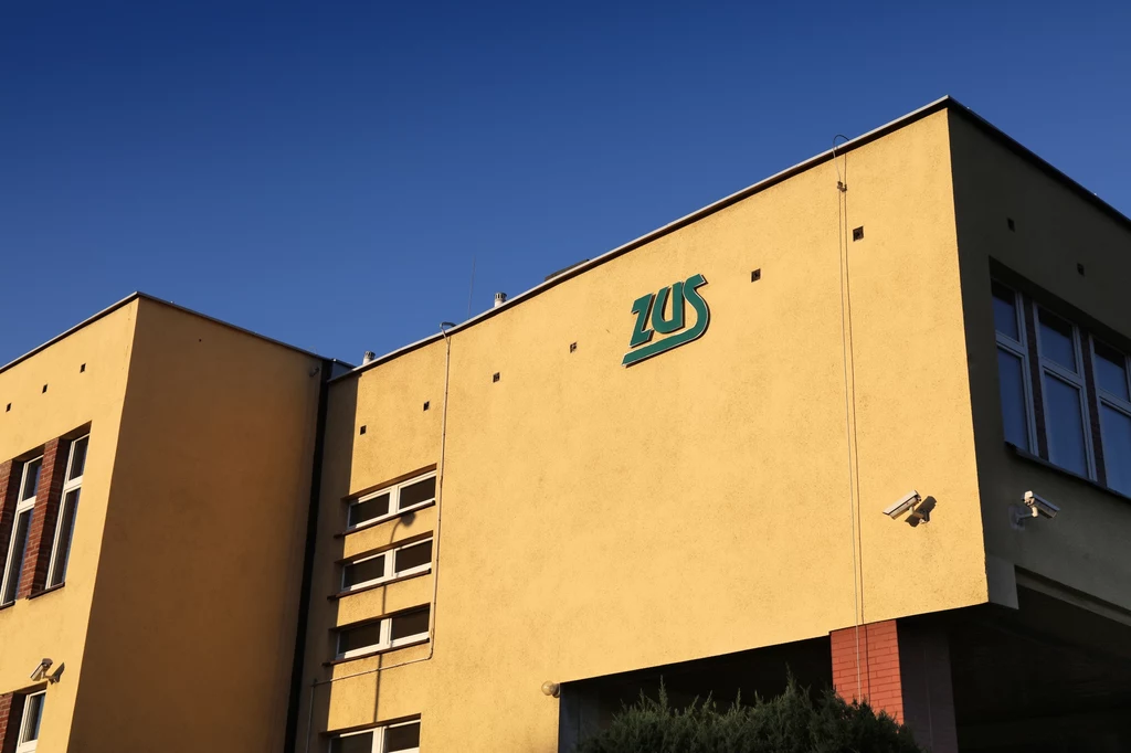 W celu otrzymania środków zgromadzonych na subkoncie ZUS-u należy w pierwszej kolejności zgłosić się do swojej macierzystej placówki. Tam trzeba ustalić, czy zmarły rzeczywiście miał subkonto