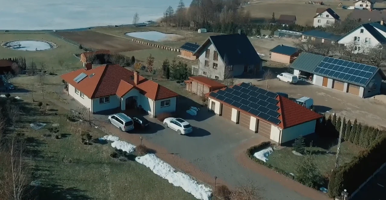 Dom Radka Liszewskiego z lodu ptaka Dom Radka Liszewskiego z lodu ptaka