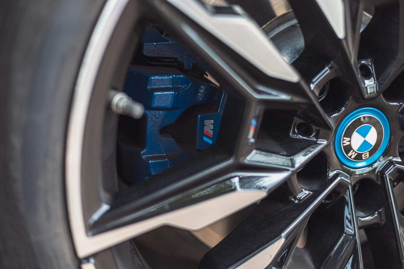 BMW i4 M50