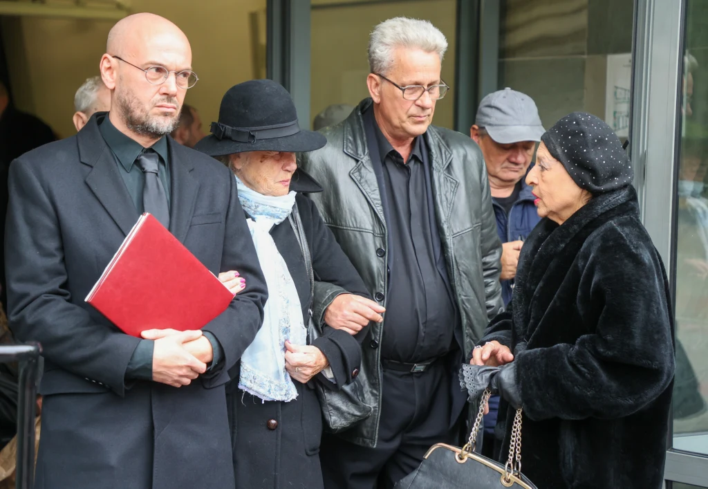 Adam Pater (pierwszy od lewej) na pogrzebie Edwarda Hulewicza Adam Pater (pierwszy od lewej) na pogrzebie Edwarda Hulewicza