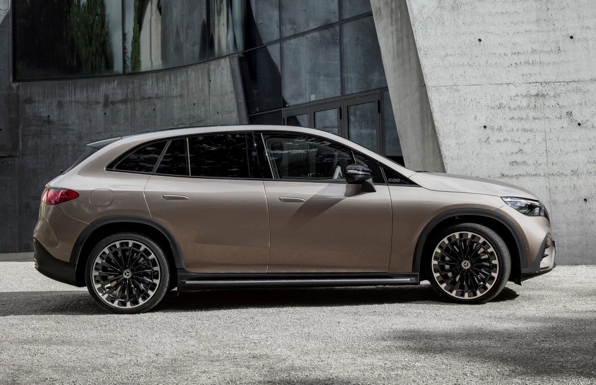 Mercedes EQE SUV