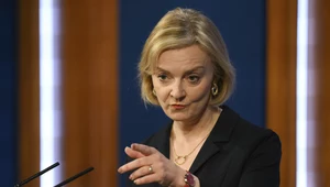 Brytyjska premier przeprasza za błędy