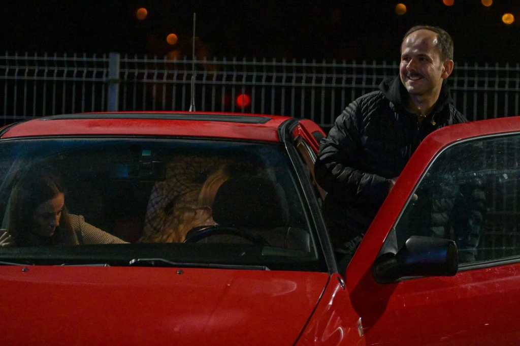 Sławomir przyjechał pod studio czerwonym golfem