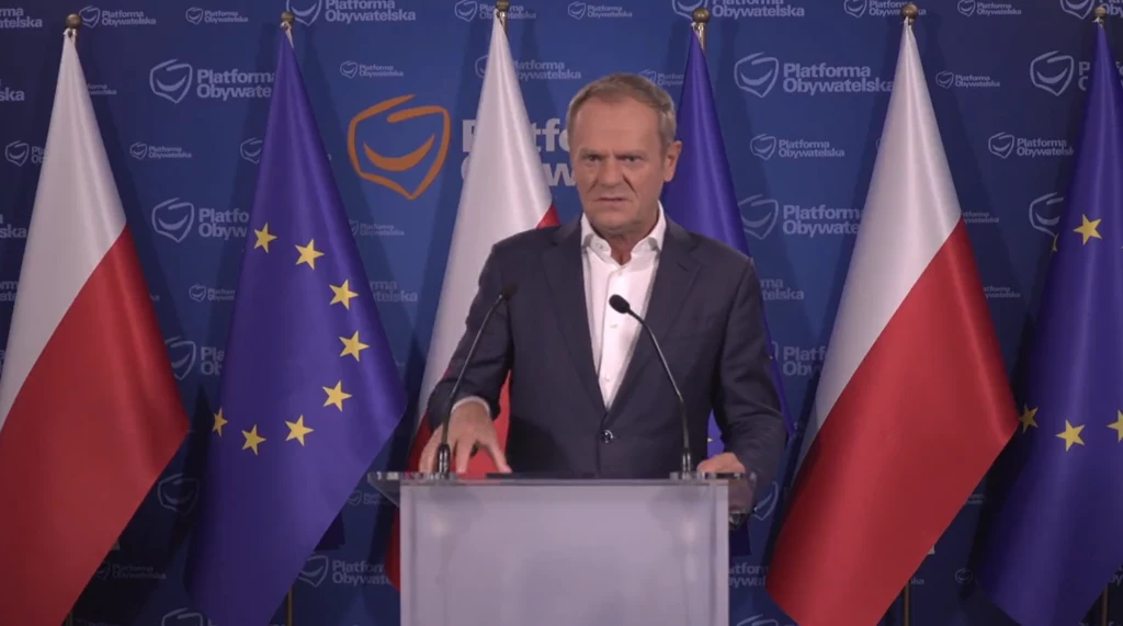 Donald Tusk podczas konferencji prasowej Donald Tusk podczas konferencji prasowej