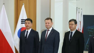 Mariusz Błaszczak na podpisaniu umowy na zakup wyrzutni Chunmoo