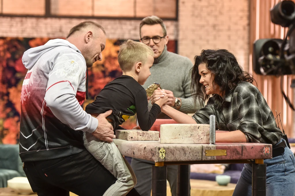 Katarzyna Cichopek, Maciej Kurzajewski i mistrz świata w armwrestlingu Katarzyna Cichopek, Maciej Kurzajewski i mistrz świata w armwrestlingu