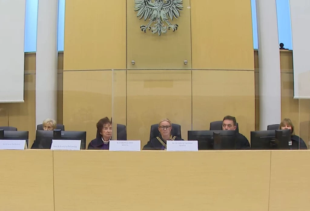Sędziowie Sądu Okręgowego w Poznaniu podczas wygłaszania wyroku w sprawie zabójstwa Jarosława Ziętary Sędziowie Sądu Okręgowego w Poznaniu podczas wygłaszania wyroku w sprawie zabójstwa Jarosława Ziętary