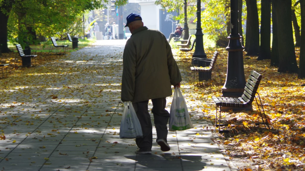 Marcowa waloryzacja emerytur sprawiła, że wiele osób w tym roku nie dostanie dodatkowego świadczenia