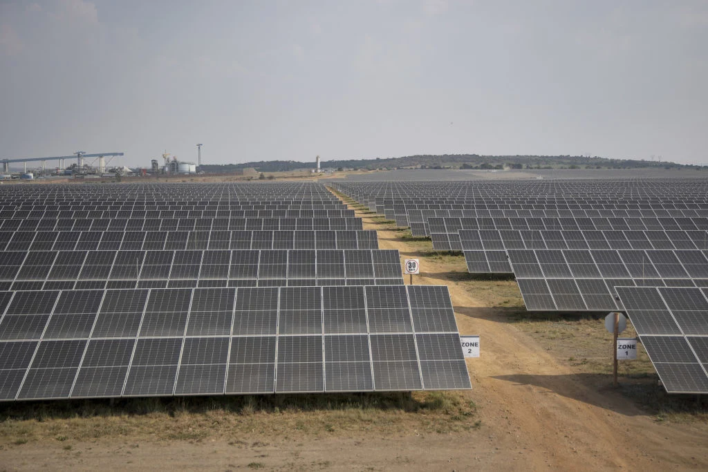 Emisje CO2 mają wzrosnąć o prawie 300 milionów ton do 33,8 miliarda ton Emisje CO2 mają wzrosnąć o prawie 300 milionów ton do 33,8 miliarda ton
