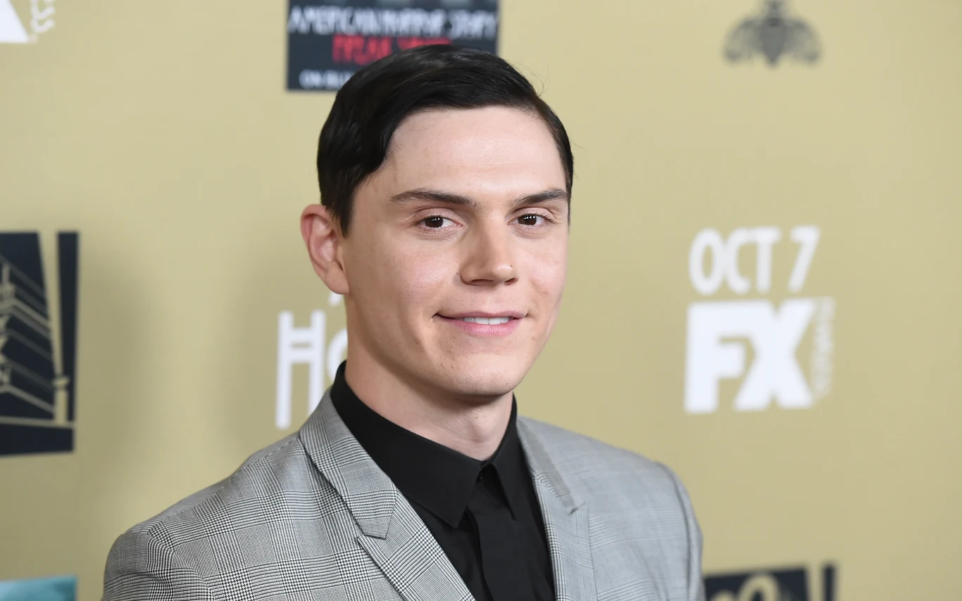 Evan Peters Evan Peters
