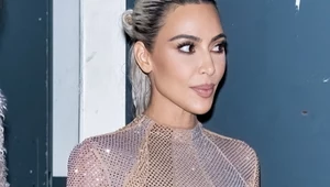 Figury zazdroszczą jej miliony kobiet. Kim Kardashian kusi w obcisłym kombinezonie