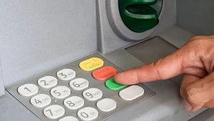 Eksperci biją na alarm koniec bezpiecznych bankomatów