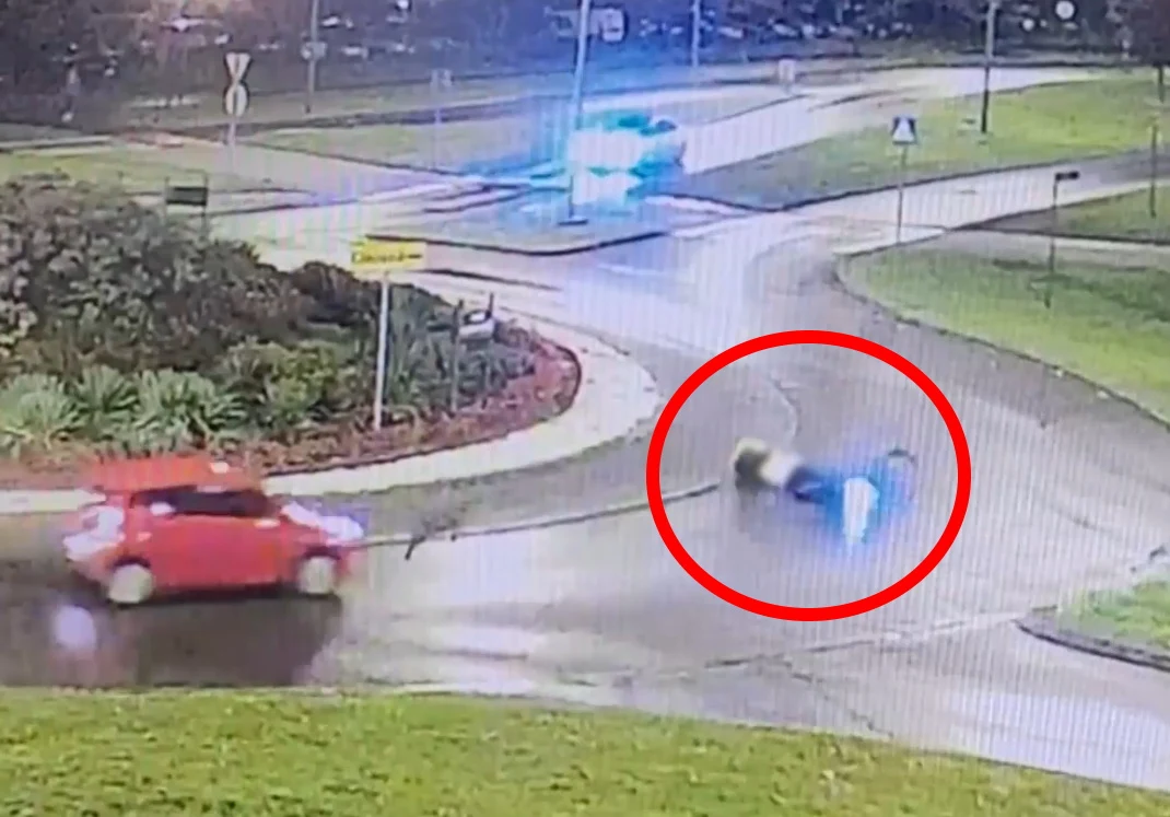 Rowerzysta się wywrócił i wpadł pod auto. Inna sprawa, że rowerzysty w ogóle tam nie powinno być Rowerzysta się wywrócił i wpadł pod auto. Inna sprawa, że rowerzysty w ogóle tam nie powinno być
